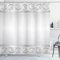ABAKUHAUS Silber Duschvorhang, Klassisches Brautblumenmotiv, Stoffliches Gewebe Badezimmerdekorationsset mit Haken, 175 x 220 cm, Weiß Grau