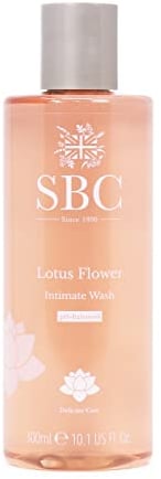 SBC Skincare - Intimgel mit Lotusblume - 300 ml - Hilft das Gefühl von Trockenheit zu Reduzieren - Spendet Feuchtigkeit und Gleicht die Mikroflora aus - Shower Gel - Lotus Flower Intimate Wash