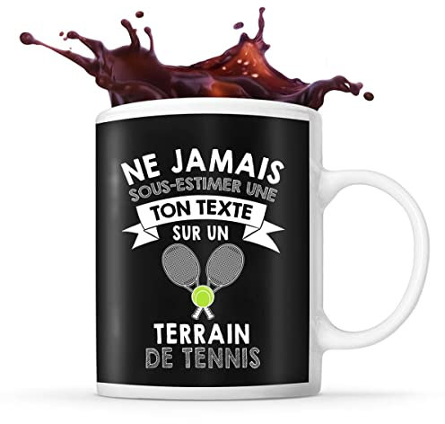 Planetee Mug Terrain de Tennis Prénom métier âge Personnalisable | Tasse drôle pour Femme Joueuse de Tennis | idée cadeau anniversaire Noël