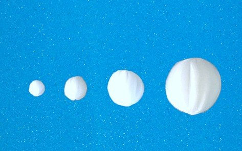Winterdeko 5 x SCHNEEBALL 7 cm, 5 Schneebälle aus Schneewatte, 7cm.