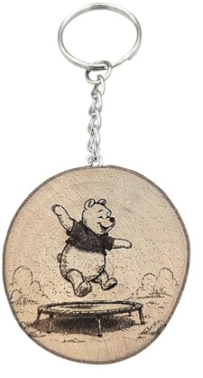 Promotech „Puh der Bär“ (inspiriert von A. A. Milne, Original von 1926) Trampolin Motiv – Handgefertigter, Lasergravierter Holz-Schlüsselanhänger