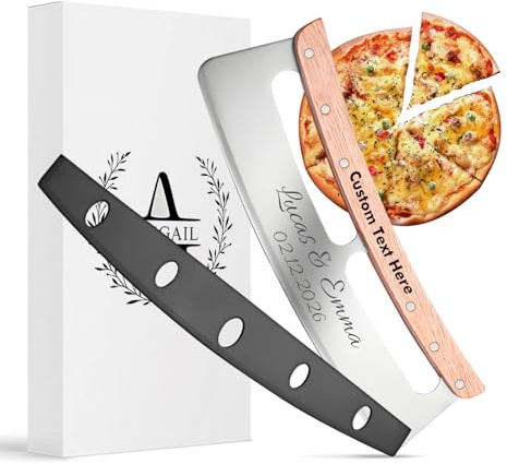 UIDMEN Tagliapizza personalizzato con copertura protettiva, Tagliapizza personalizzato con testo inciso, Tagliapasta per pizza da 35,6 cm per utensili da cucina, accessori per forno per pizza, regali