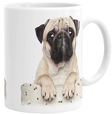 Merchandise for Fans Becher aus Keramik - 330 ml Motiv: Mops schaut frech über Stuhllehne (08)