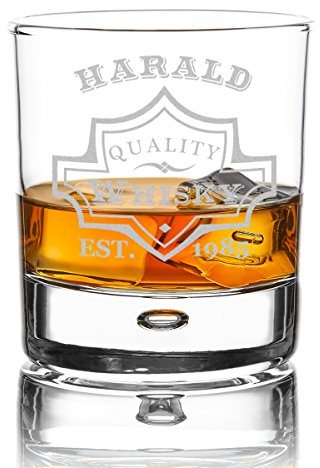 Whiskyglas Personalisiert 330 ml - Geschenk-Idee für Männer - Tumbler Whiskeyglas mit Gravur Name und Jahreszahl mit Motiv Emblem Quality