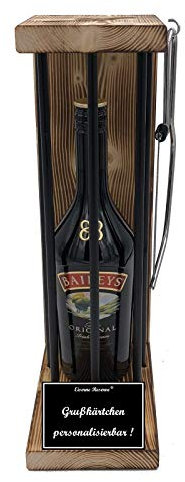 Personalisierte Geschenke für Männer Frauen Geschenkidee mit Namen - Eiserne Reserve Black Edition Baileys Likör (1 x 0.7 l) incl. Notsäge - Papa Mama Geburtstag Hochzeit