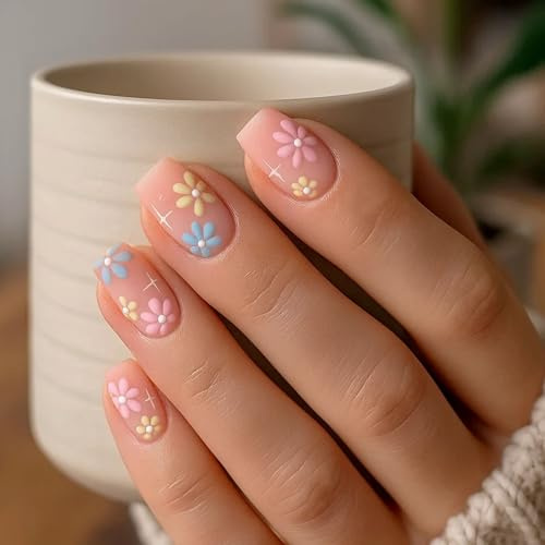 Short Square Press On Nails - Pastel Daisy 3D Floral Nude Pink Fake Nails, Natural Look Glue On Nails for Women, Reusable False Nails for Spring Summer Daily Wear
