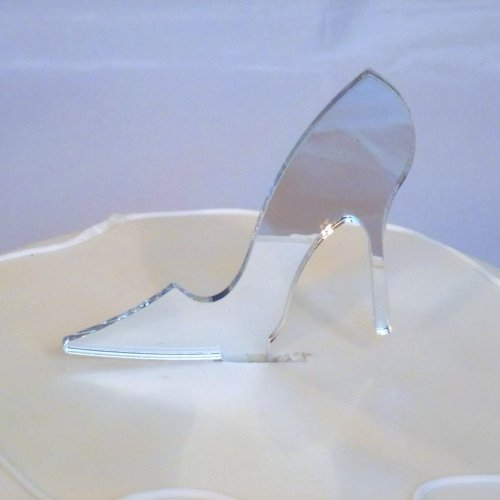 Tortenaufsatz mit Absatzschuh.