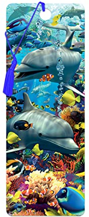 3D LiveLife Lesezeichen - Delphinfreude von Deluxebase. Ein Delphin-Lesezeichen mit linsenförmigen 3D-Kunstwerken, das vom bekannten Künstler David Penfound lizenziert wurde