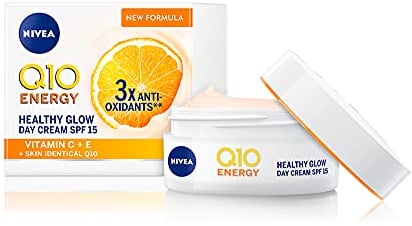 NIVEA Q10 Anti-Wrinkle Energy Radiance Boost Day Cream SPF 15 (50ml), Fast absorbing Anti-Wrinkle Moisturiser with Vitamin C, Day Cream for immediately refreshed and healthy glowing skin