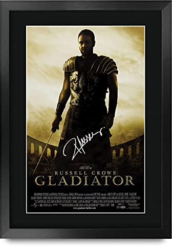 HWC Trading Gladiator Geschenke Geduckter Poster Signiertes Autogramm Foto für Fans von Film Memorabilien - A3 Gerahmt