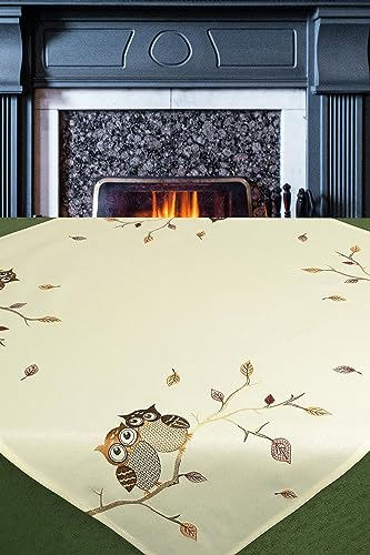 KAMACA Tischdecke Mitteldecke 85x85 cm mit filigraner Stickerei Küche Esstisch Tisch Dekoration Eyecatcher in Herbst Winter Weihnachten (Eulenpärchen)