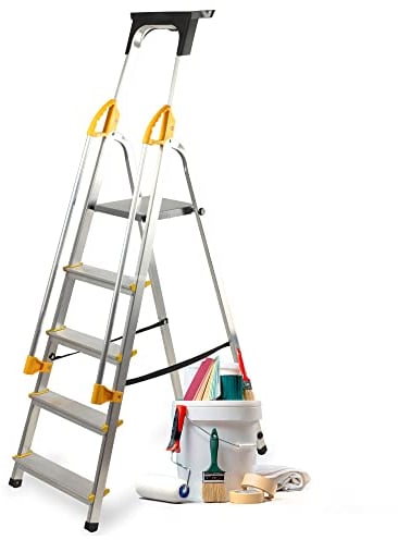 KADAX Escalera de aluminio con pasamanos, escalera de tijera que soporta hasta 150 kg, escalera en 3 versiones, escalera plegable con compartimento para cepillos y pies antideslizantes (5 peldaños)