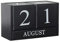 Verve Jelly Dauerkalender Block, Tischkalender Würfel Holz, Farbe weiß mit hellem Würfelständer, Ewiger Kalender Home Office Dekoration, Schwars
