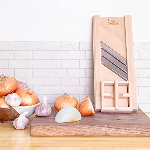 Raw Rutes - Trituratore tradizionale in legno per cavoli con protezione per le mani per grattugia e coleslaw - Qualità Heirloom - Made in Europe! Compact Naturale