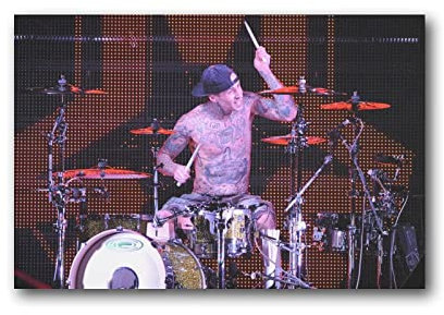 ACIDI Poster Und Gedruckte 30 * 50cm Musicista Travis Barker Rock Hip-hop Batterista Poster da concerto Arredamento per la casa Soggiorno decorativo Camera da letto Senza Cornice