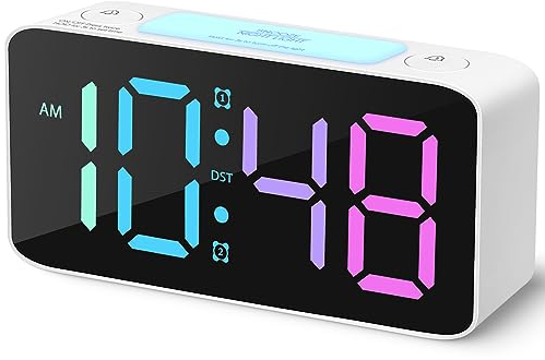 Super lauter Wecker für Erwachsene, Digitaluhr mit 7 Farben Nachtlicht, einstellbare Lautstärke, Dimmer, USB-Ladegerät, kleine Uhren für Schlafzimmer, Ok zum Aufwachen für Kinder, Jugendliche (weiß +