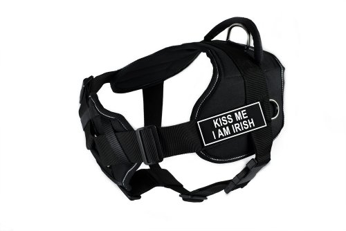 Dean & Tyler 81,3 bis 107,7 cm Kiss Me I am Irish lustiges Geschirr mit gepolstertem Brustteil, groß, schwarz