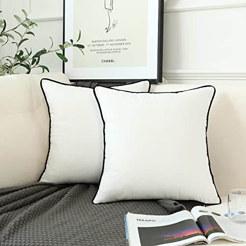 LIGICKY 2er Set Luxus Dekorative Kissenbezug Samt Weich Zierkissenbezüge Einfacher Quadratische Kissenbezüge Deko Kissen Sofakissen für Wohnzimmer Couch Weihnachten Dekor, Weiß 45 x 45 cm
