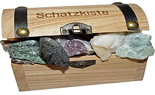 Schatzkiste gefüllt mit verschiedenen Natur Mineralien ideal für jeden Schatzsucher ob klein oder groß