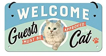 Nostalgic-Art Retro Hängeschild, 10 x 20 cm, Welcome Guests Cat – Geschenk-Idee für Katzen-Besitzer, aus Metall, Vintage Design, Blechschilder Sprüche