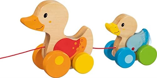 goki 54879 - Ziehtier Entenfamilie aus robustem Vollholz - liebevolles und farbenfrohes Design - fördert die motorische Bewegung