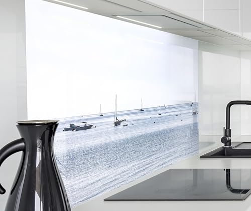 timalo Spritzschutz Wand für Herd, Küche Küchenrückwand Glasoptik | Acryl Glas 2mm | Glasrückwand Acrylglas Wandpaneele Rückwandschutz Platte | 120x80cm Frankreich Meer Segelboote