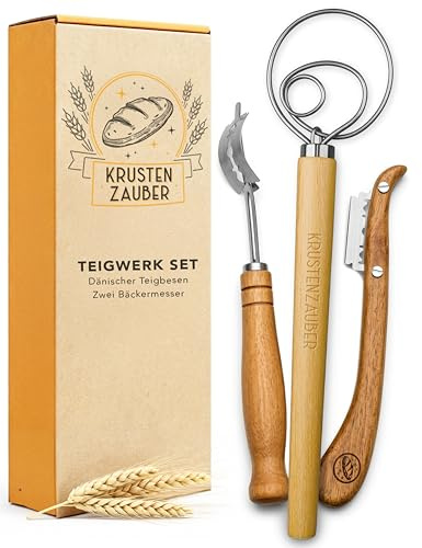 KRUSTENZAUBER Dänischer Schneebesen & Bäckermesser Set für gelungenes Brot | Schwere Teige mühelos vermengen, Teigbesen mit Holzgriff, 2 Teigmesser & 20 Bäckerklingen für Sauerteig Zubehör & Brotmuster