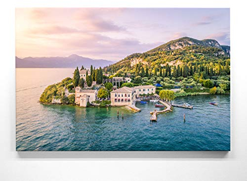 Traumhafte Gardasee-Bilder im Großformat 120x80cm, San Vigilio - als großes XXL Leinwandbild. Wandbild als Hintergrund und Deko für Wohnzimmer & Schlafzimmer. Aufgespannt auf Holzrahmen