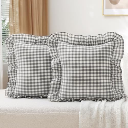 K MASANIJI Kissenbezug mit Rüschen, 45,7 x 45,7 cm, 100% Baumwolle, Gingham-Karomuster, Bauernhaus, dekorative Kissenbezüge für Bett/Sofa, 45,7 x 45,7 cm, grau/weiß kariert, 2 Stück