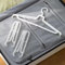 sosame 4er Set japanischer klappbarer Kleiderbügel - Mit faltbarem Haken und Flügeln, ideal für Zuhause, Reisen & Camping – Praktisch und platzsparend (Weiß)