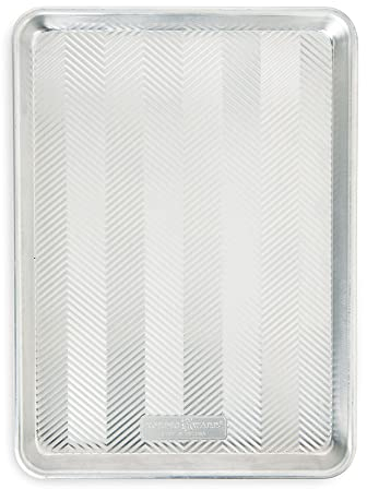 Nordic Ware Prism Half Sheet, Aluminium Baking Sheet with Improved Airflow, Premium Bakeware Made in The USA, Silver, L: 16.3 x W: 11.3 x H: 1