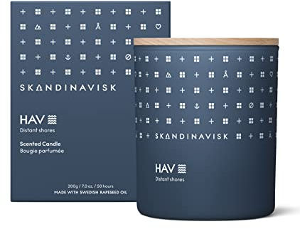 Skandinavisk HAV 'Meer' Duftkerze. Duftnoten: Salziges Sprühwasser (Gischt) und Seegras, Weißdorn und Strandrose. 200 g.