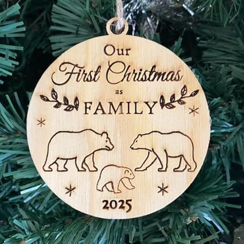 Erste Weihnachten als Familie 2023 Weihnachtsdeko Holz Baum Ornament Eisbären Weihnachtskugel Geschenkkarteneinlage für Familie