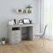 Gecheer Bureau Gris béton 140x50x76 cm Aggloméré, Bureau d'ordinateur avec 3 Tiroirs et 1 Porte, Table de Bureau à Domicile, Poste de Travail Bureaux d'étude pour Maison, Chambre
