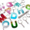 Mocoosy 134Pcs Silikon Alphabet Harzformen Kit-Letter & Number Epoxy Gussform Set mit 1 Handbohrer 2 Bohrer 30 Schlüsselringe 100 Schraubstifte für die Herstellung von DIY-Schlüsselbund-Kunsthandwerk