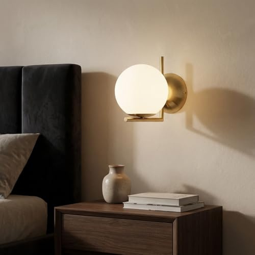 BARCELONA LED Wandleuchte ATOM Weißes Glaskugel Ø15cm E27, Kleine Wandlampe mit L-förmigem Gold Aluminiumhalter, Klassisch, Modern, Retro und Luxuriös, Dekorative Innenbeleuchtung