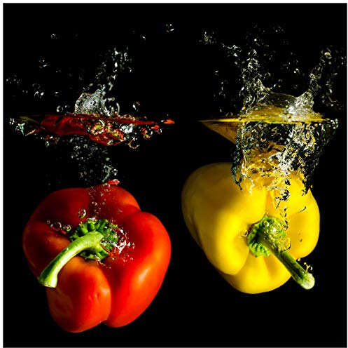 Wallario Glasbild Bunte Küche Paprika in rot gelb orange und grün im Wasser - 50 x 50 cm Wandbilder Glas in Premium-Qualität: Brillante Farben, freischwebende Optik