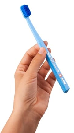 Curaprox Zahnbürste CS 5460 Ultra Soft - Handzahnbürste für Erwachsene mit 5460 Ultra Soft CUREN Borsten - Zufällige Farbe