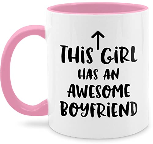 Tasse Tassen 325ml - Valentinstag Partner Freund & Freundin - This Girl has an awesome Boyfriend - 325 ml - Rosa - girlfriend mugs valentinstagstassen valentinstagsgeschenke geschenk teetasse