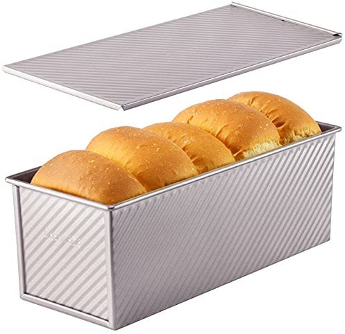 CHEFMADE Commercial Pullman Loaf Pan with Lid, 2.2Lb Dough Capacity Non-Stick Rectangle Corrugated Carbon Steel Bread Toast Mold with Cover for Baking Bread (Champagne Gold)