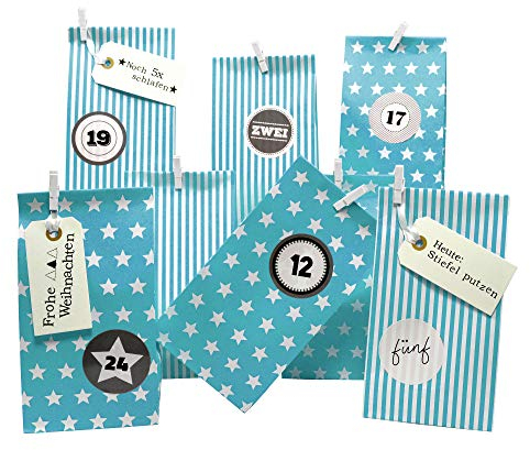 Frau WunderVoll® DIY Adventskalender zum Befüllen Weihnachtszeit, Blockbodenbeutel 12(L) x7(B) x24(H) cm blau Sterne und Streifen, Ziffern grau/Weihnachten, Papiertüten, Kinder, Aufkleber
