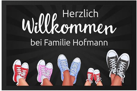Kiddle-Design Fußmatte Personalisiert Familie, Willkommen bei mit 2-5 Turnschuhen und Wunschname Geschenk Einzug Richtfest Einweihung Fußabtreter flach & dünn 60x40cm 5 Schuhe