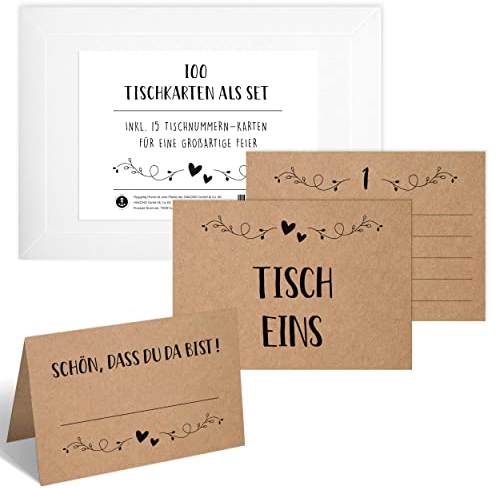 Hyggelig Home 100 Tischkarten Hochzeit Platzkarten Geburtstag - Schön dass du da bist Namensschilder zum selbst beschriften DIN A7 - inklusive 15 Tischnummer Karten - Kraftpapier