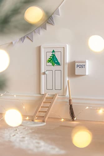 goki 60686 - Wichteltür Set aus Holz, skandinavische Tradition im Advent, Weihnachtsdeko Kinder- & Wohnzimmer, Feen & Wichtel, weckt Fantasie und fördert Kreativität der Kinder, 5er Set, ab 3 Jahre
