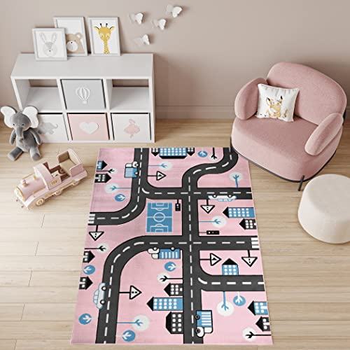 TAPISO Pinky Teppich Kurzflor Kinderteppich Kinderzimmer Blau Schwarz Pink Weiß Pastellfarben Modern Straße Auto Spielteppich Fahrzeug ÖKOTEX 180 x 250 cm