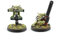 War World Gaming Gutrot Greenskins - Starspieler Kettensäge- und Pogo Stick-Kobolde - 28mm Fantasie Fußball Miniatur Figur Mini Kobold für Blood Bowl Sammlerstück Bemalen Gelände Modellbau
