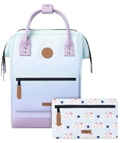 CABAIA - Sac à Dos Adventurer Mykonos - Medium 18L - Déperlant - Compartiment Ordinateur Portable 13-2 Poches - Certifié Vegan - Sac Voyage, Affaires, École pour Homme et Femme - Bleu/blanc