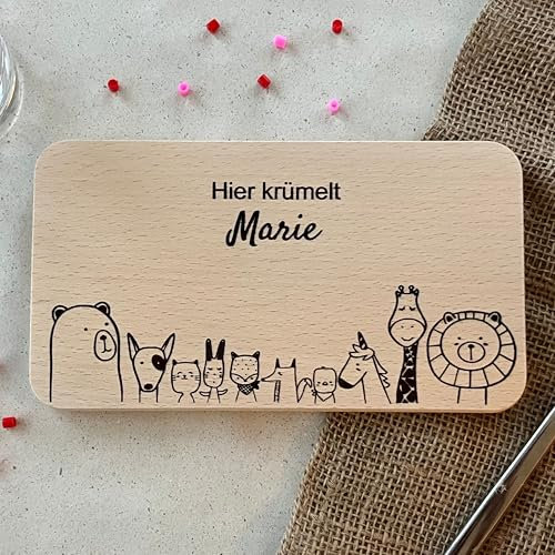 Frühstücksbrettchen personalisiert mit Namen aus Buchenholz - Kinder Brettchen mit 5 niedlichen Tieren - Geschenk zur Taufe & Geburt - Baby Brettchen Junge & Mädchen - DwieDeko®