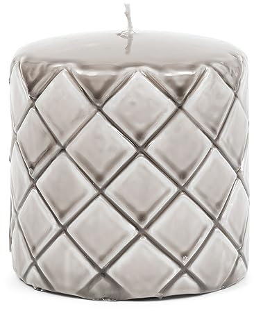 Riviera Maison Stumpfe Kerze weiß, Rautenmuster, 56-60 Brenndauer, Kerzen im Zylinder - Pillar Candle Padded (ØxH) 7x10 - Paraffin