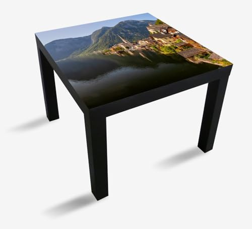 Wallario Möbelfolie selbstklebend/Aufkleber, Tischfolie geeignet für IKEA Lack Tisch - Möbeldeko Malerisches Dorf an Bergsee in 55 x 55 cm